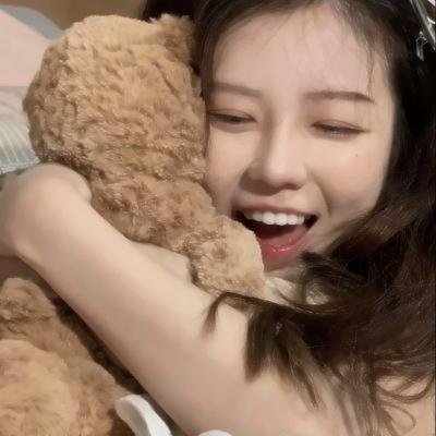 报告周先生夫人带娃回来了